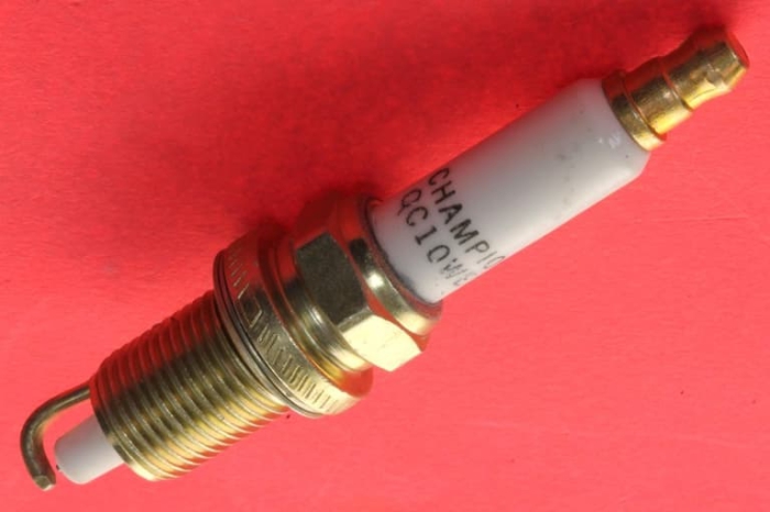 СВЕЧА ЗАЖИГАНИЯ, CHAMPION, QC10PEPB) (115 – 250 л.с.) - 5006308, См.Замену 5011240